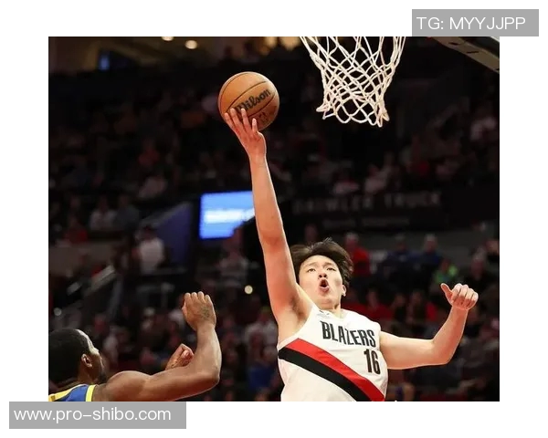 开拓者勇士赛后杨瀚森与波杰姆互动尽显默契与友谊